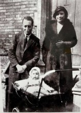 Frank and Edith Morris with baby Marion