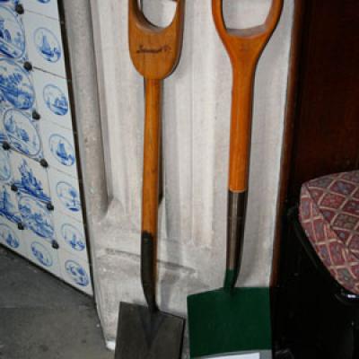 Rv3 The Spades 1934 And 1988 X300